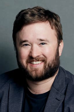 Haley Joel Osment profile photo