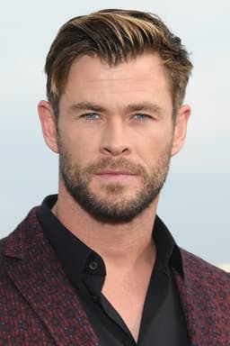 Chris Hemsworth profile photo